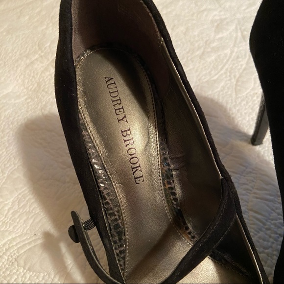 AUDREY BROOKE PUMPS, Size 6.5 - Picture 9 of 13
